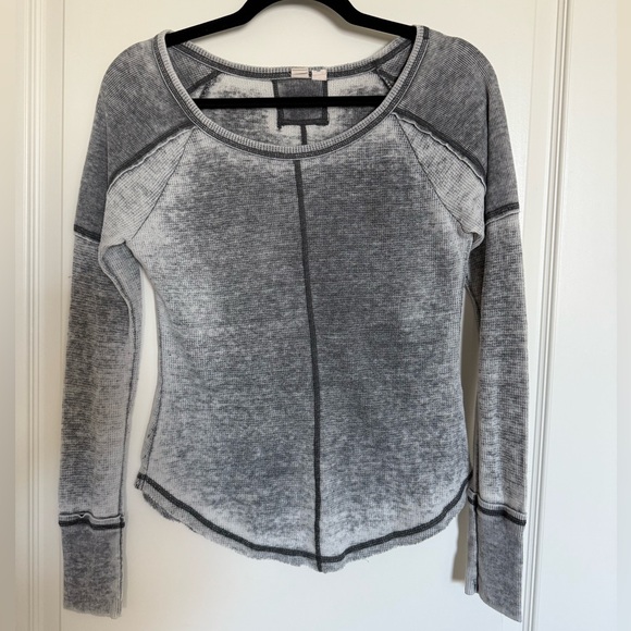 Melrose and Market Gray Fitted Waffle Long Sleeve Shirt - Picture 1 of 3